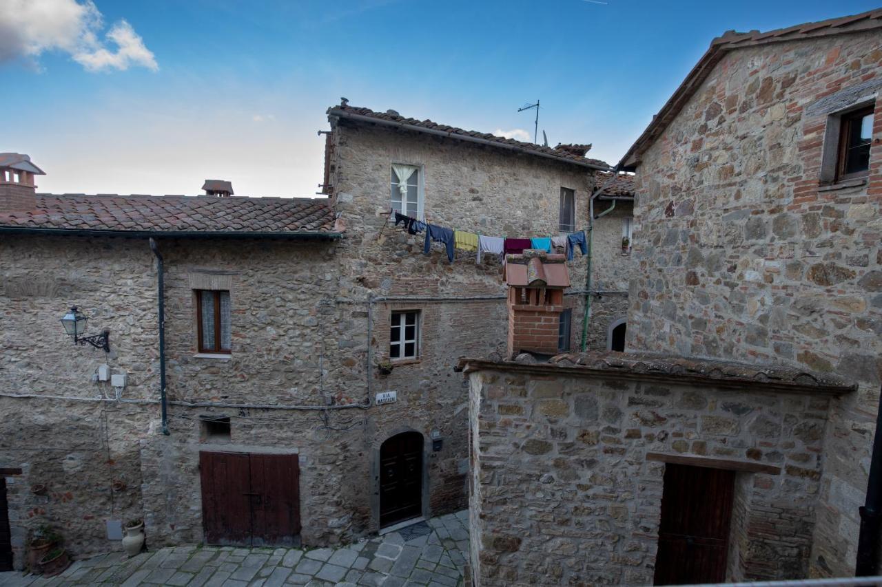 La Casetta Nel Borgo Castelnuovo di Val di Cecina Esterno foto