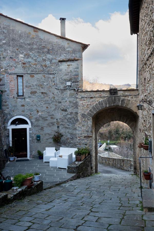 La Casetta Nel Borgo Castelnuovo di Val di Cecina Esterno foto