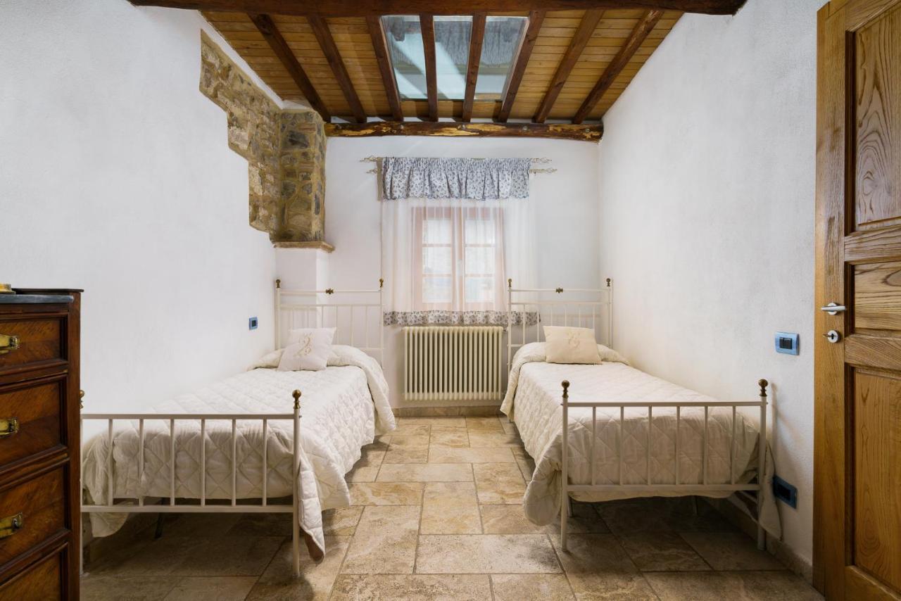 La Casetta Nel Borgo Castelnuovo di Val di Cecina Esterno foto